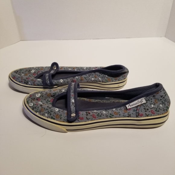 American Eagle - Slip Ons - 7 1/2 - Picture 5 of 6